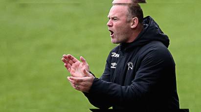 Rooney Reviews Swansea Defeat